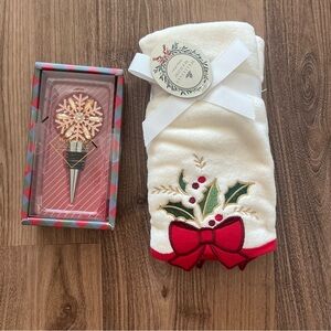 Holiday Home Set with Hand Towels and Wine Stopper